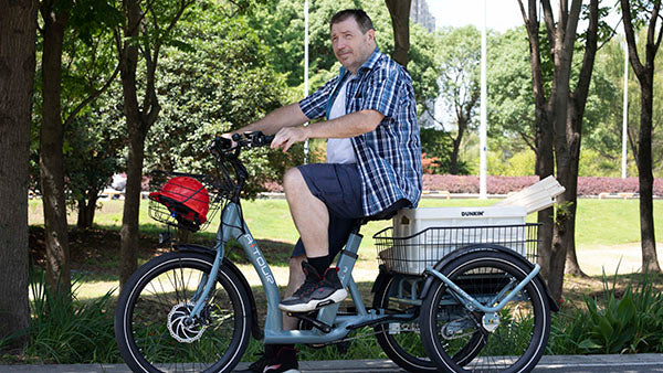Zou je te klein zijn om op een trike-fiets te rijden